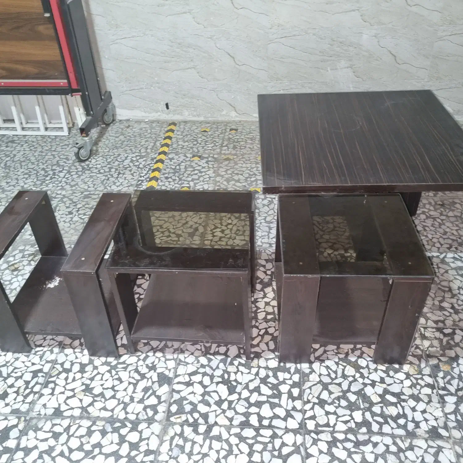 میز وسط و ۳ گل میز|مبلمان خانگی و میز عسلی|شیراز, شهرک آرین|دیوار