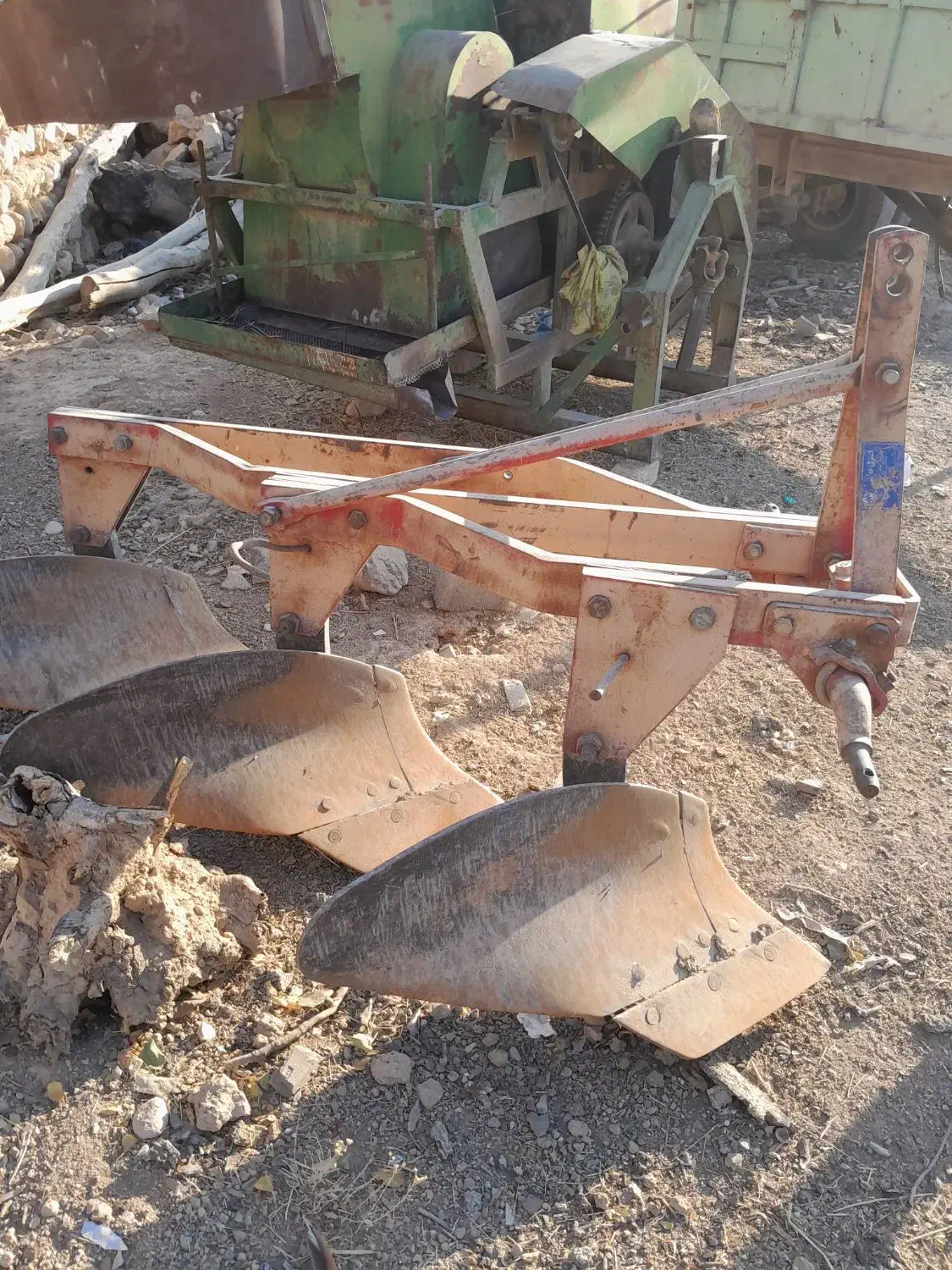 گاواهن‌فروش ادوات کشاورزی، چیزل‌‌، تراکتور|قطعات یدکی و لوازم جانبی|لردگان, |دیوار