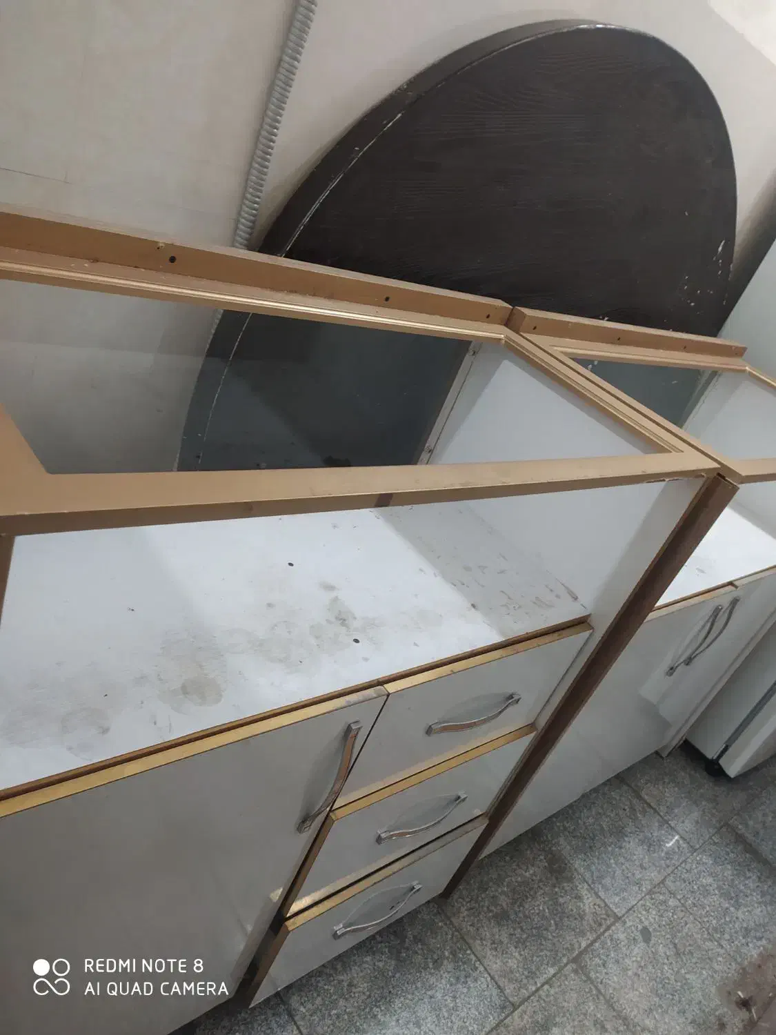 ویترین مغازه سالم نو هستش به علت کم بود جا|بوفه، ویترین، کنسول|بستان آباد, |دیوار