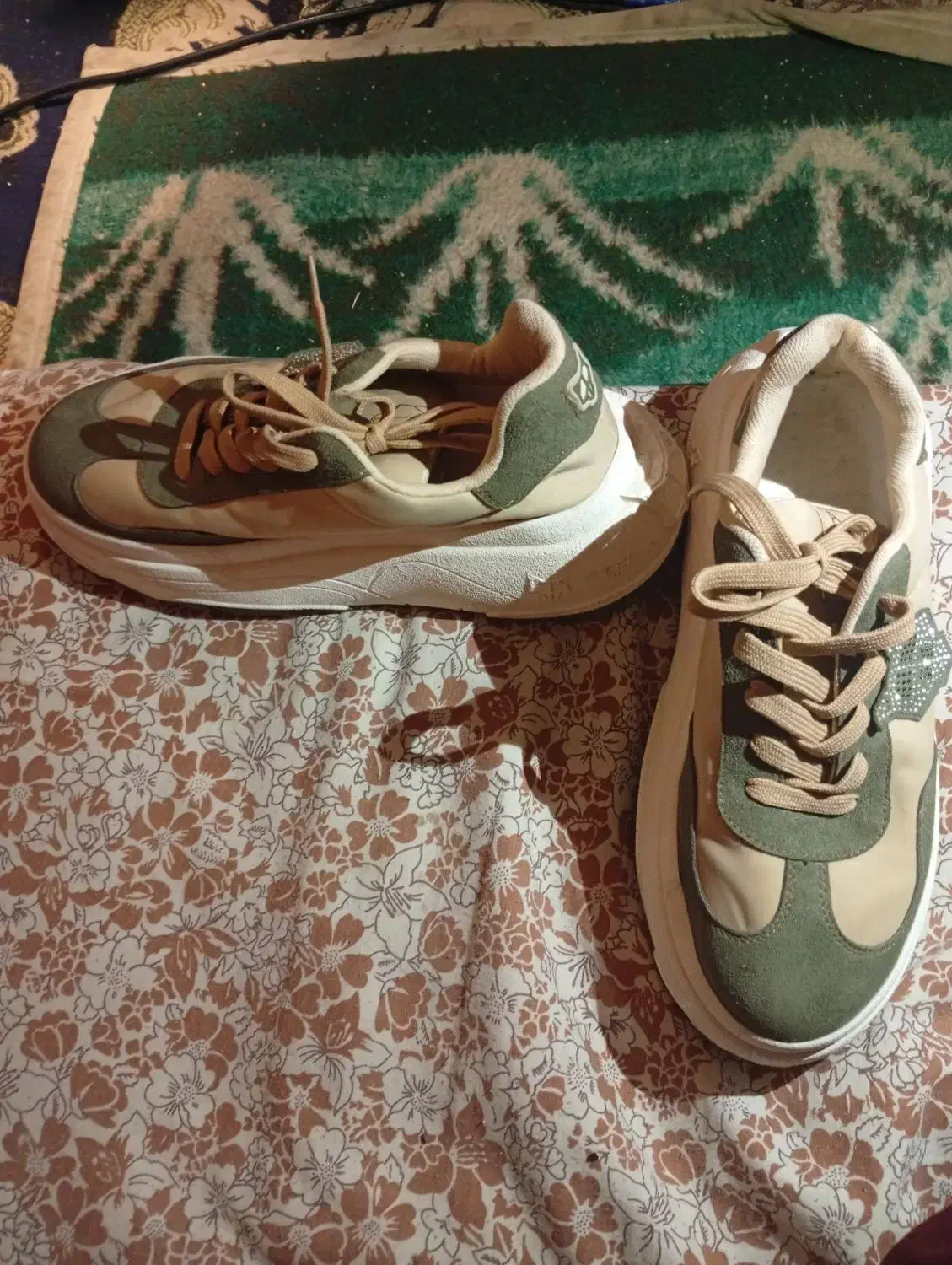 کفش اسپرت دخترانه|کیف، کفش، کمربند|گنبد کاووس, |دیوار