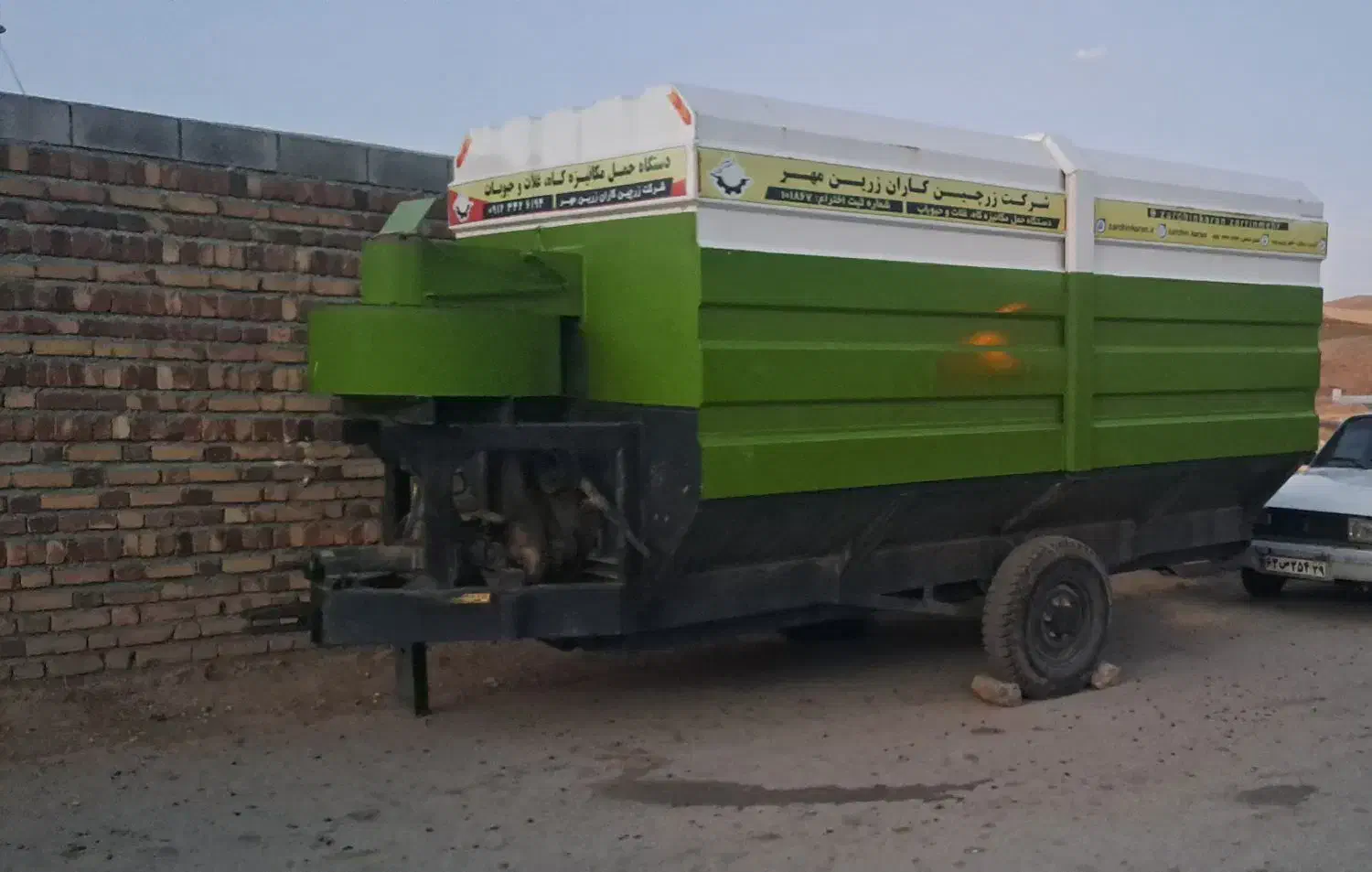 دستگاه مکنده مکانیزه کاه و علوفه|ماشین‌آلات صنعتی|کنگاور, |دیوار