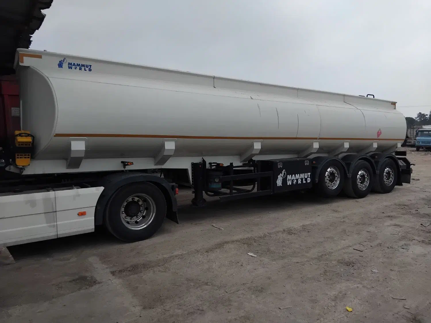 تانکر چهار مواد ماموت شرکتی|خودرو سنگین|باقرشهر, |دیوار