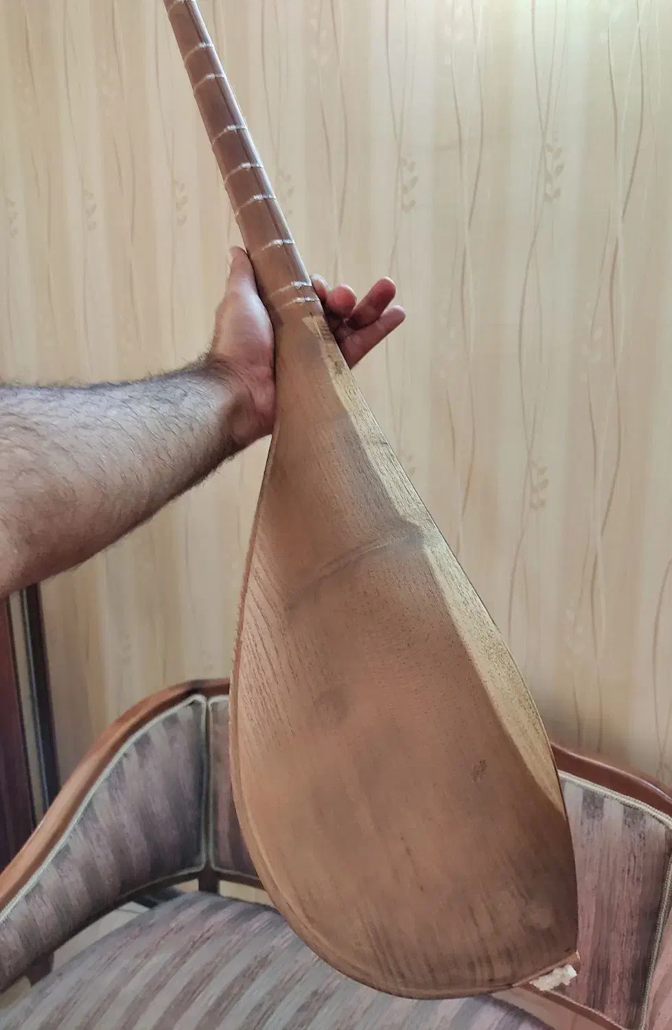 دوتار شرق و جنوب با الگوی اصیل سرحدی|سازهای سنتی|مشهد, شریف|دیوار