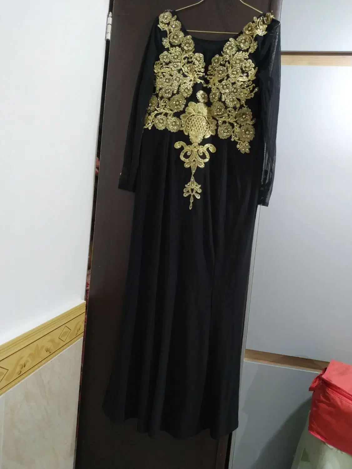 لباس مجلسی|لباس|خرمدره, |دیوار