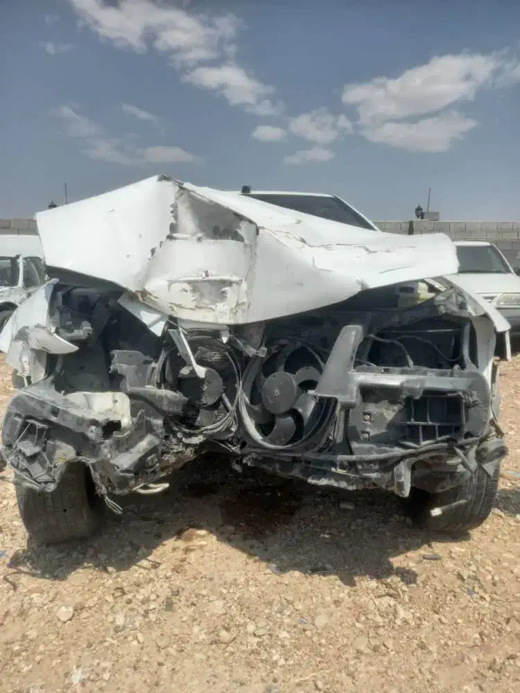 ماشین تصادفی بر میدارم|خودرو سواری و وانت|استهبان, |دیوار