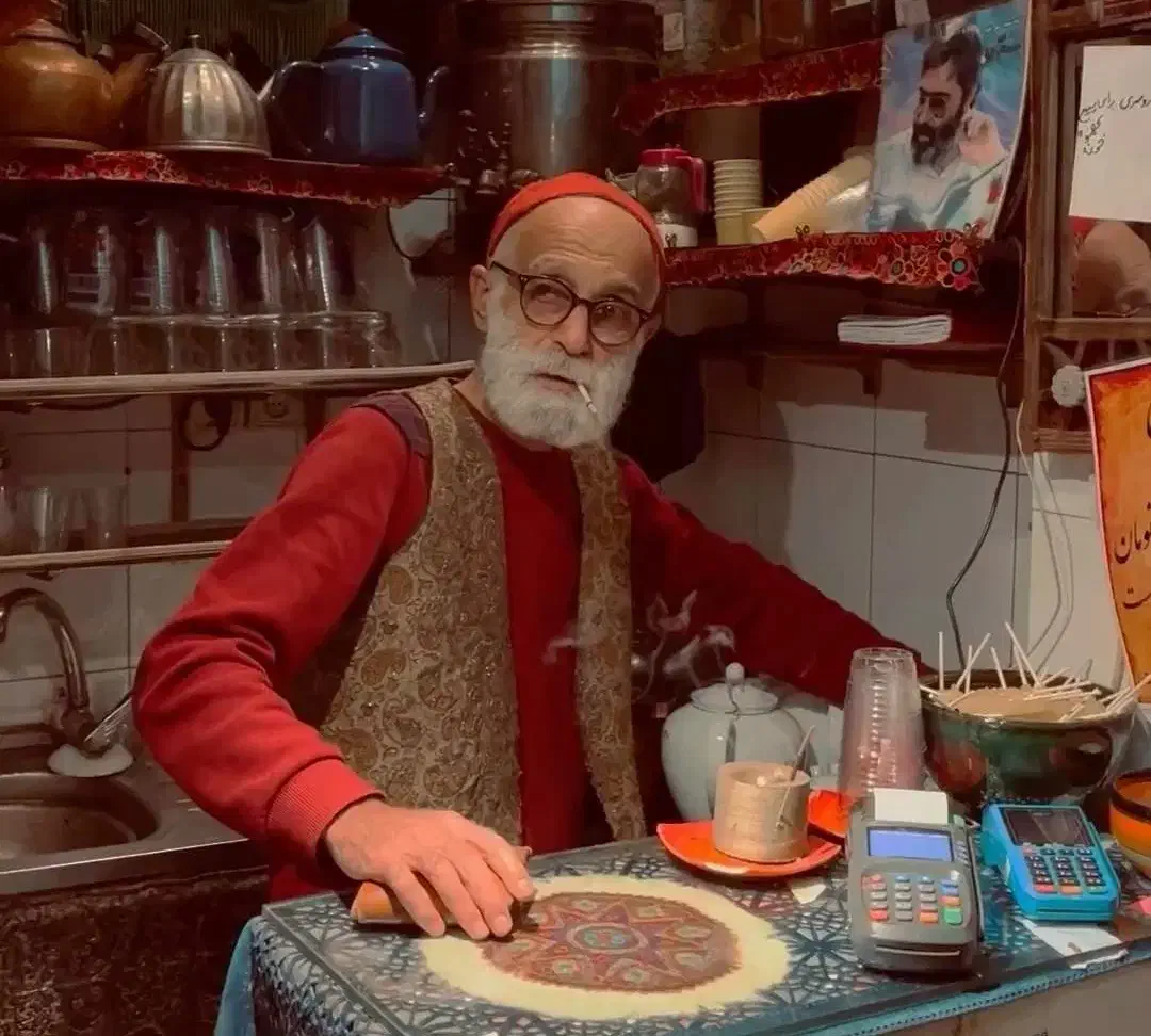یک نفر بازنشسته جهت سرو چای در رستوران نیازمندیم|استخدام خدمات فروشگاه و رستوران|تبریز, |دیوار