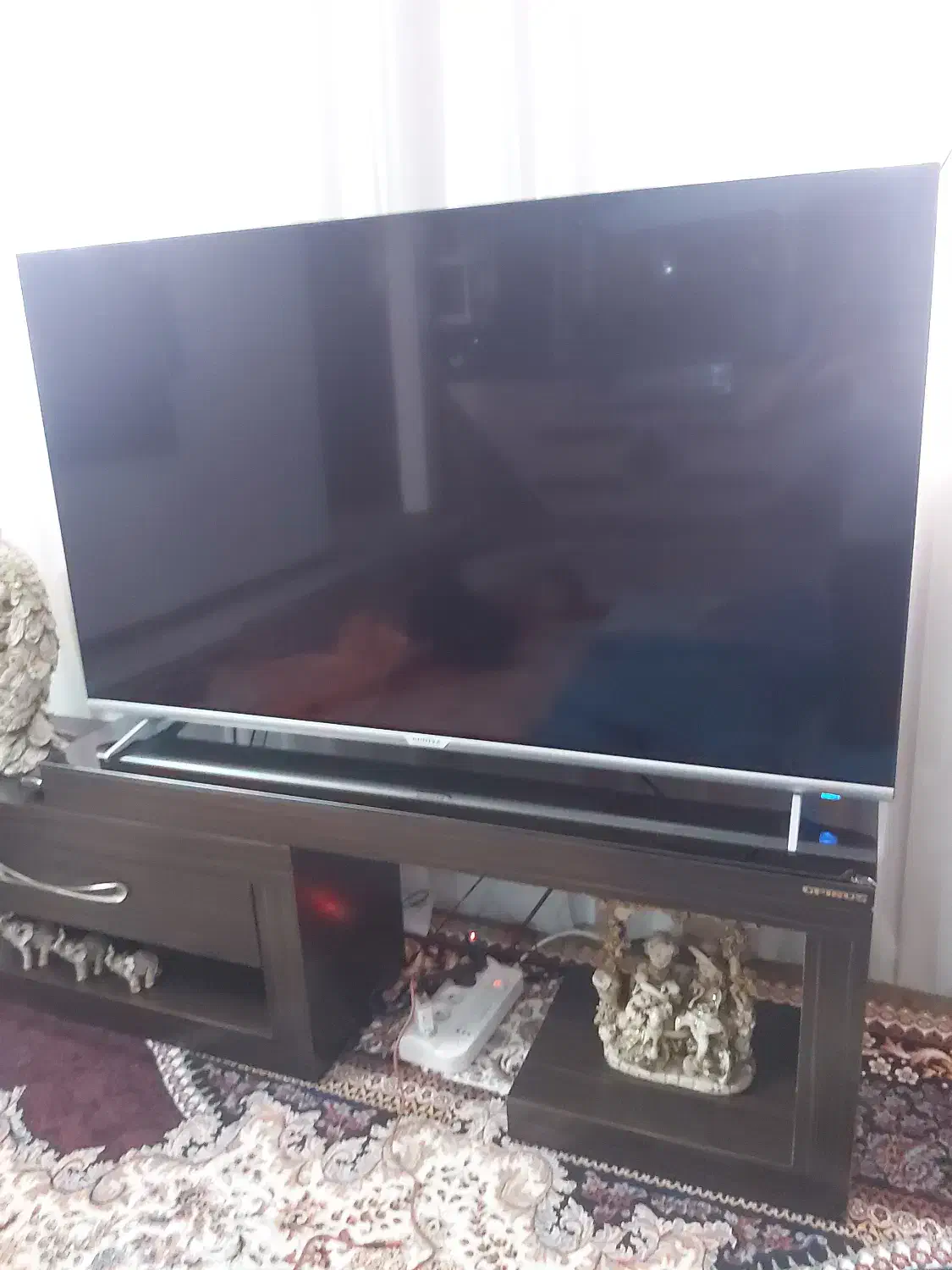 تلویزیون ۵۵سونیا|تلویزیون و پروژکتور|گلبهار, شهر جدید گلبهار|دیوار