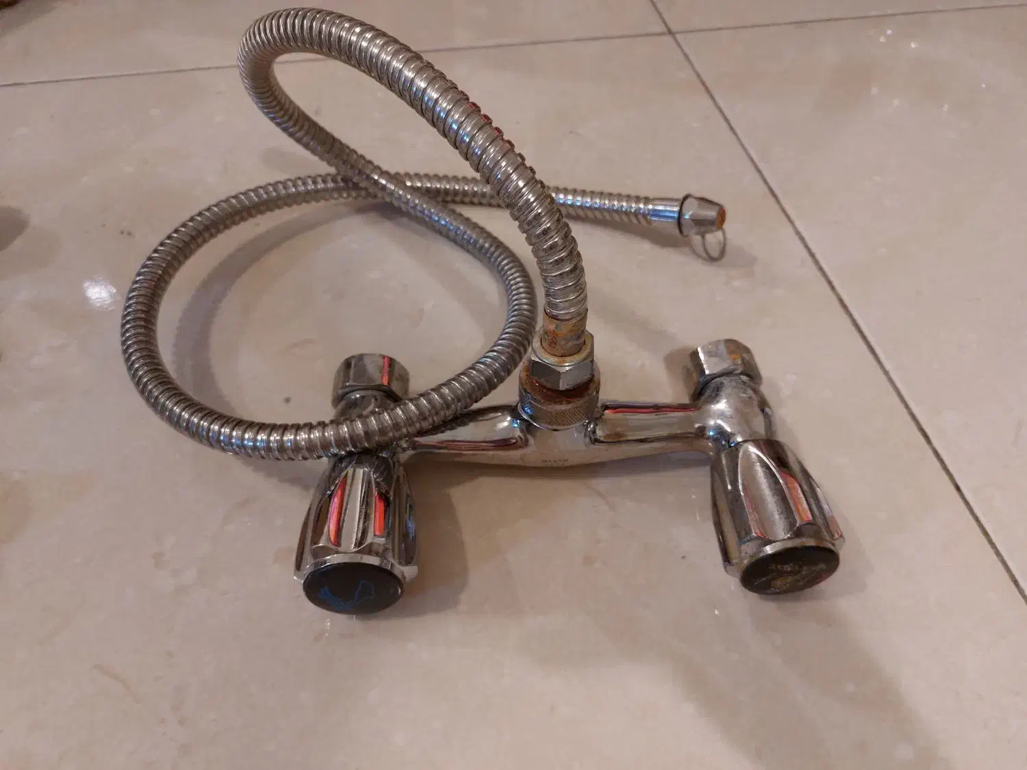 شیرآلات،سردوش،آویزحوله،دستگیره گاز،درجه آبگرمکن|لوازم سرویس بهداشتی|تهران, مجیدیه|دیوار