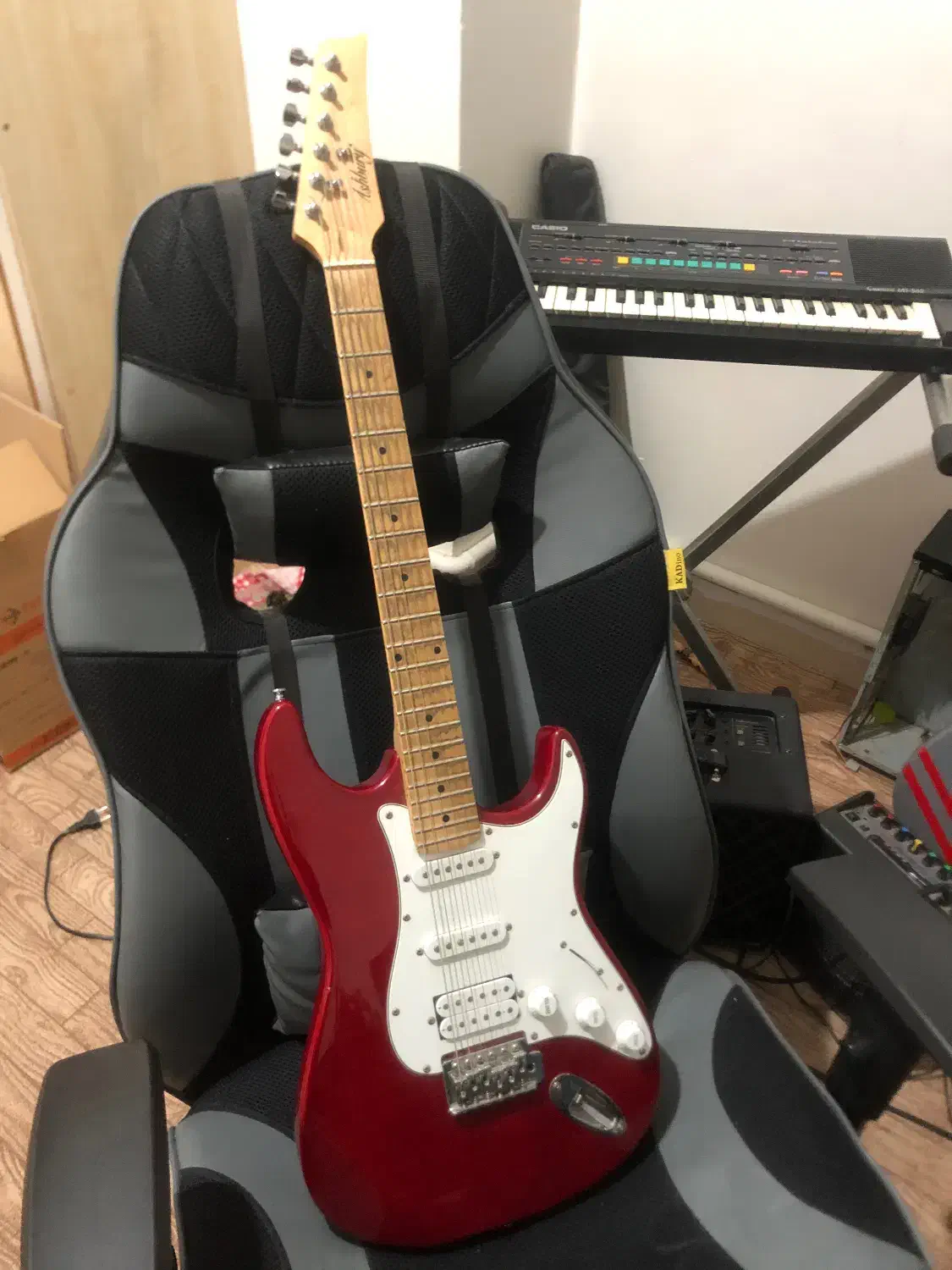 گیتار الکتریک اشبری کانادا|گیتار، بیس، امپلیفایر|کرج, کوی مدرس|دیوار