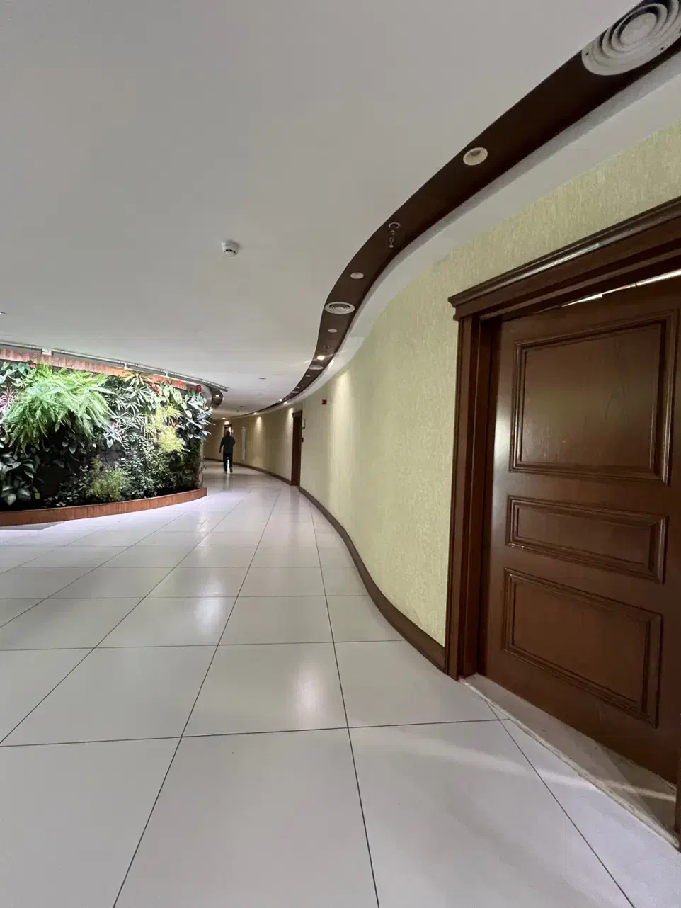 اجاره ۱۶۰ متر اداری اطلس مال|اجارهٔ دفتر کار، اتاق اداری، مطب|تهران, حصار بوعلی|دیوار