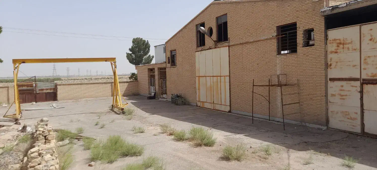 مجموعه دارای کارگاه ۱۰۰متری و محوطه وآب وبرق|اجارهٔ دفتر صنعتی، کشاورزی، تجاری|شاهین‌شهر, پاسداران|دیوار