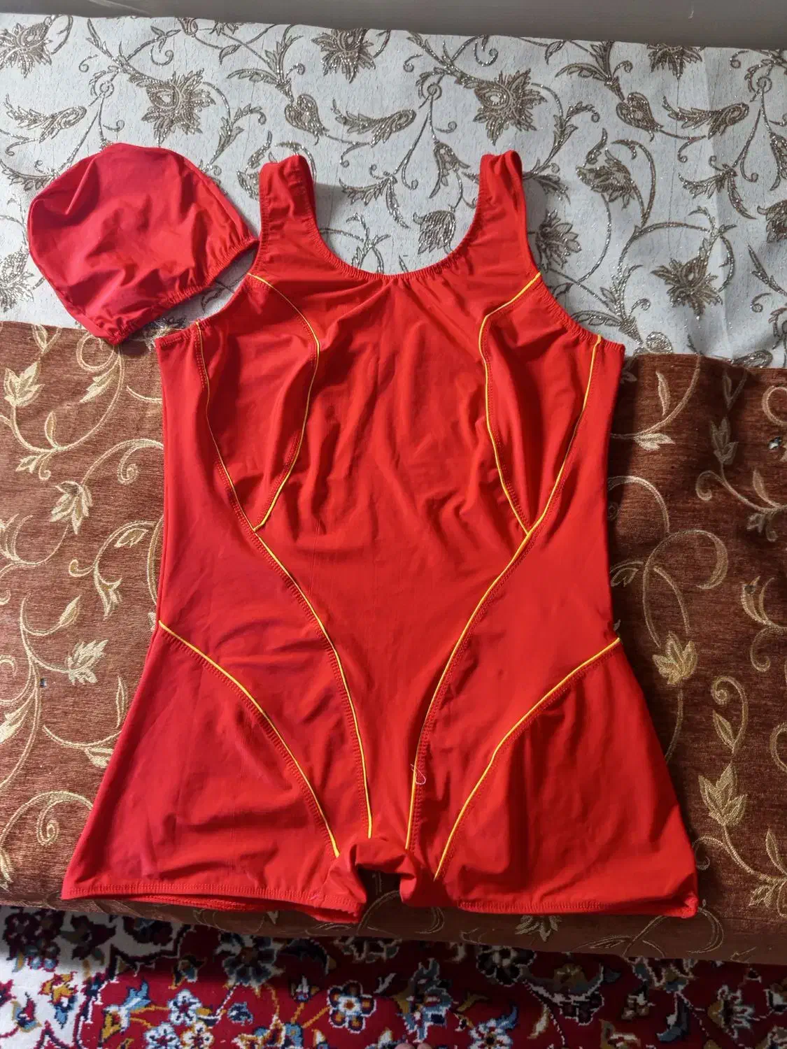 کیف بزرگ وسالم. مائو وکلاه شنا نو|لباس|بروجرد, |دیوار