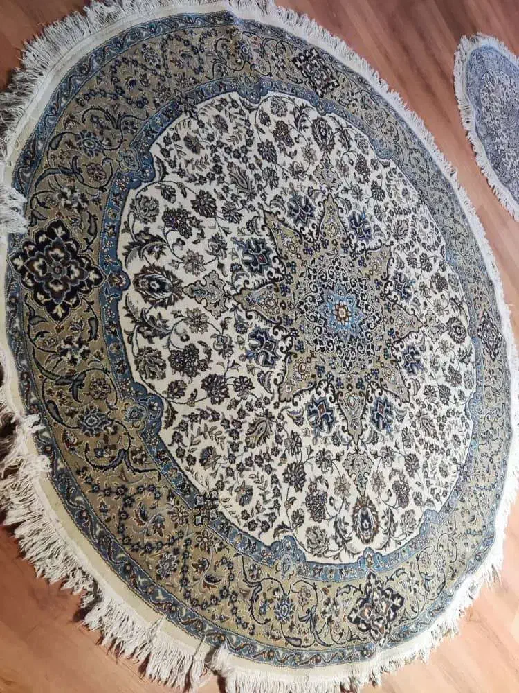 دو تا فرش گرد ست|فرش|گرگان, |دیوار