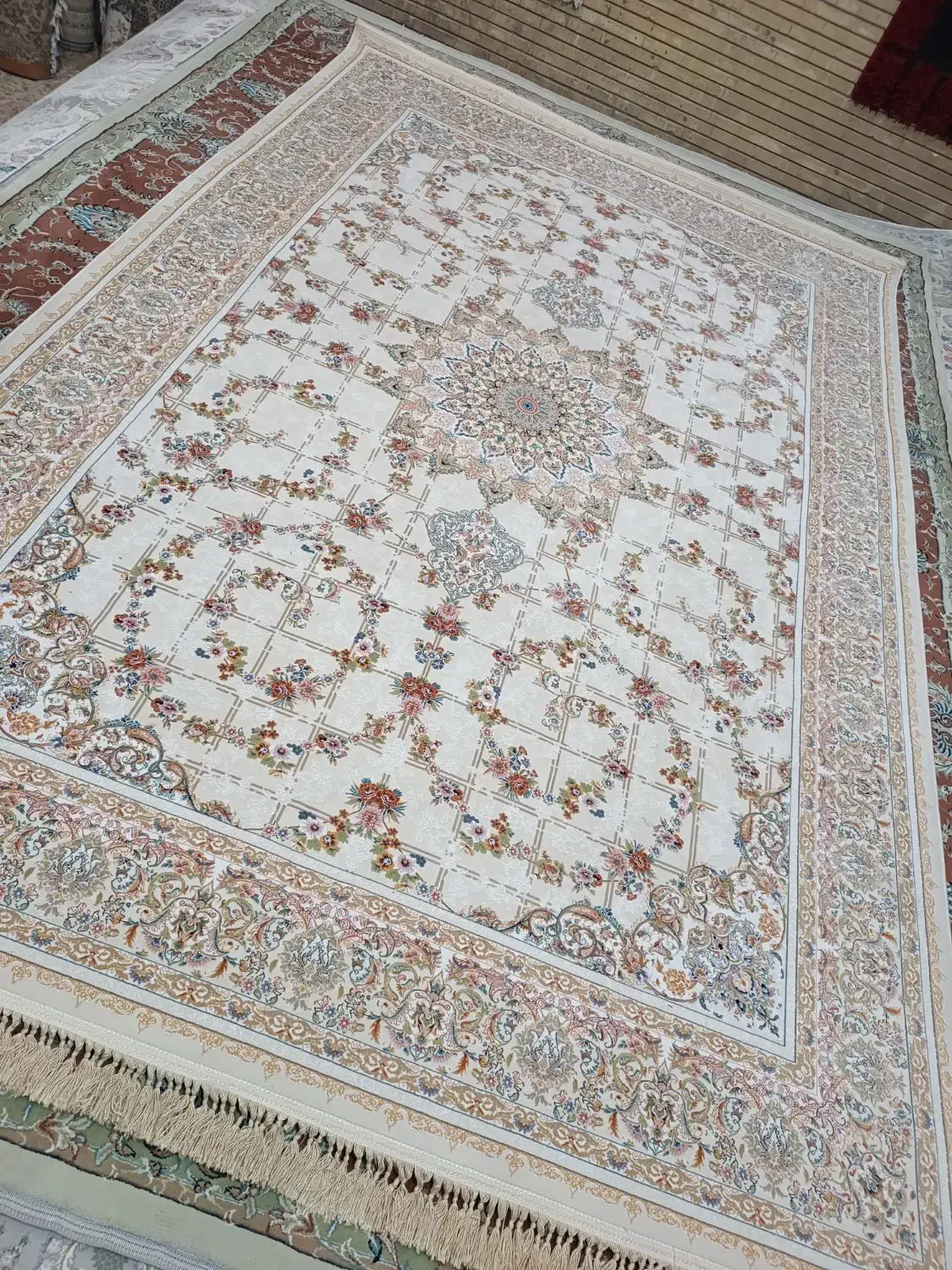 تک ۶ متری ۱۲۰۰ شانه درحدنو تمام برجسته|فرش|مشهد, شهید مطهری|دیوار