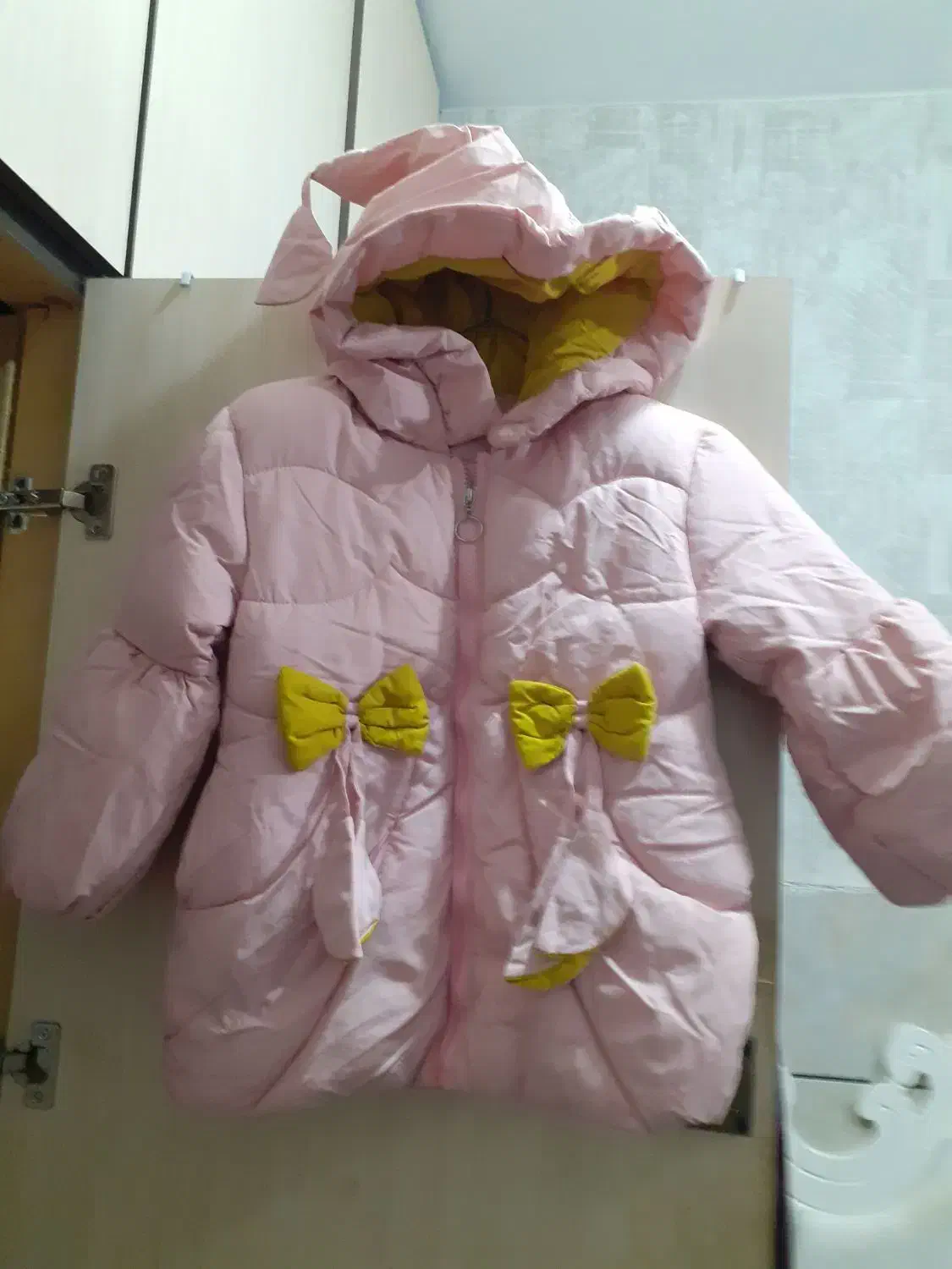 یک کافشن دخترونه سه به چار ساله مخوره|کفش و لباس بچه|امیدیه, |دیوار