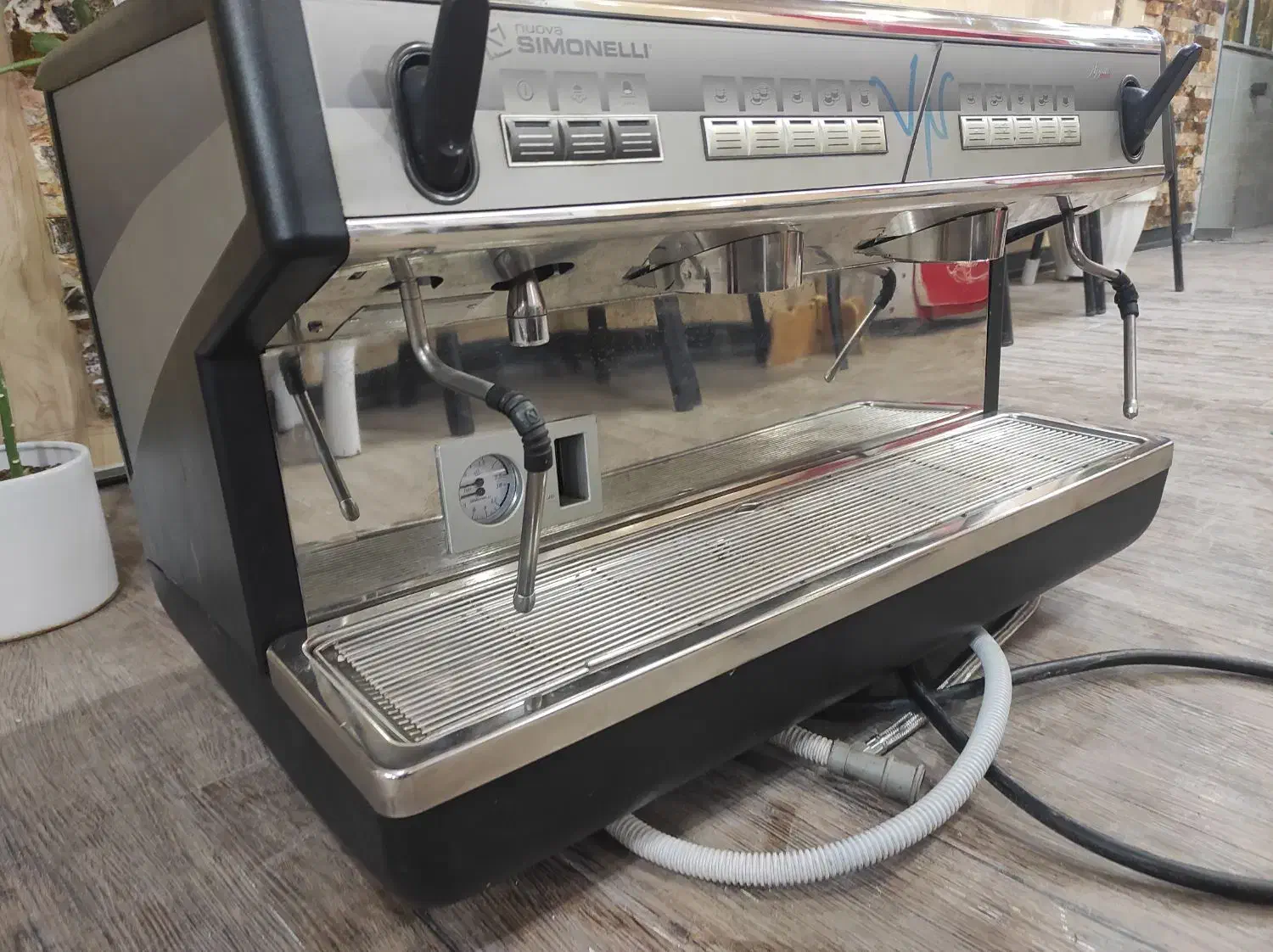 فروش یک دستگاه اسپرسو ساز صنعتی سیمونلی|فروشگاه و مغازه|برازجان, |دیوار