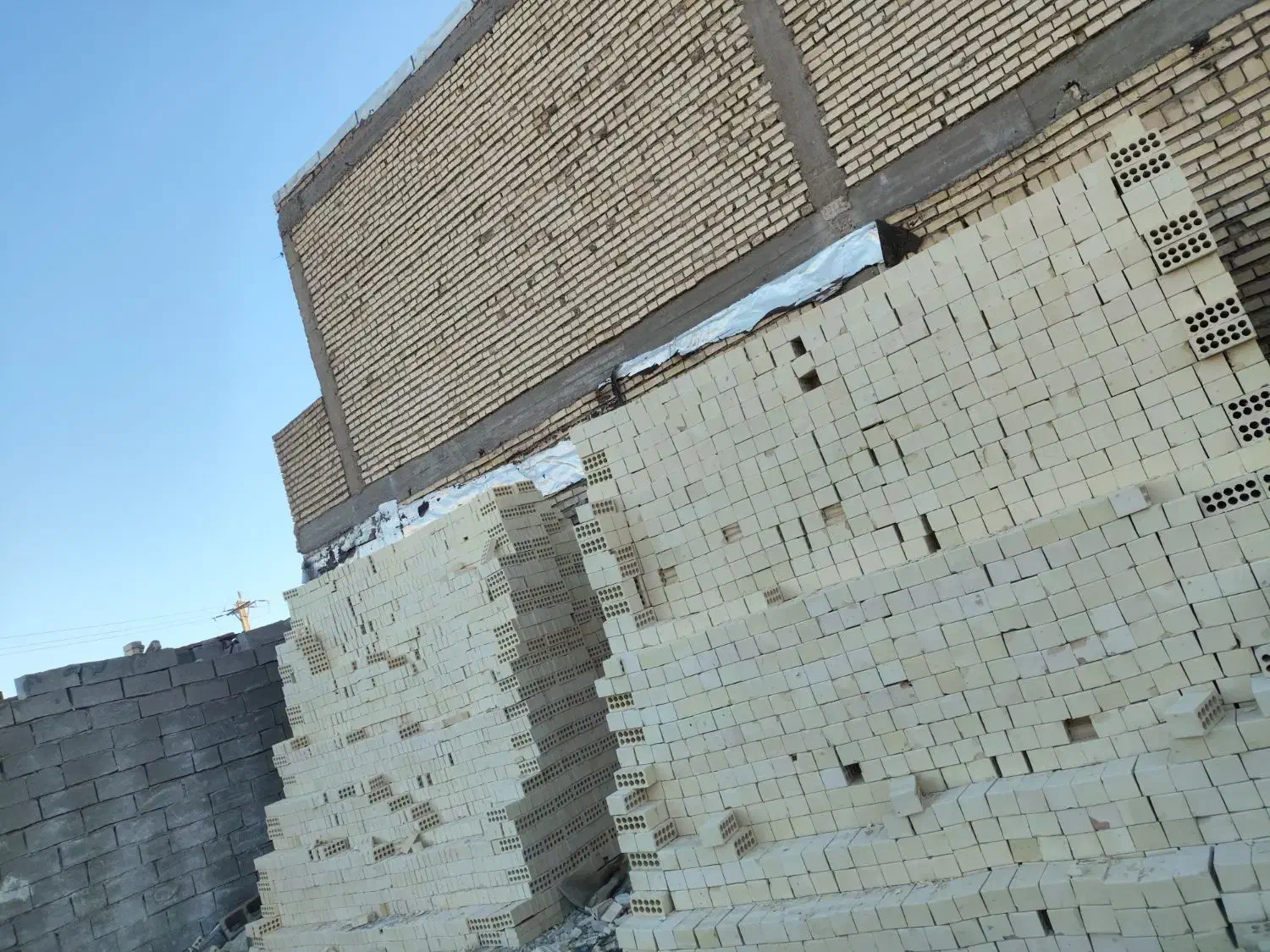 کارگر باربری و تخلیه مصالح ساختمانی|استخدام معماری، عمران و ساختمانی|خرمشهر, |دیوار