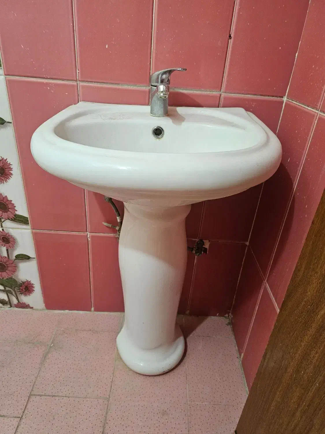 روشویی پایه دار|لوازم سرویس بهداشتی|شیراز, کوی فرهنگیان|دیوار