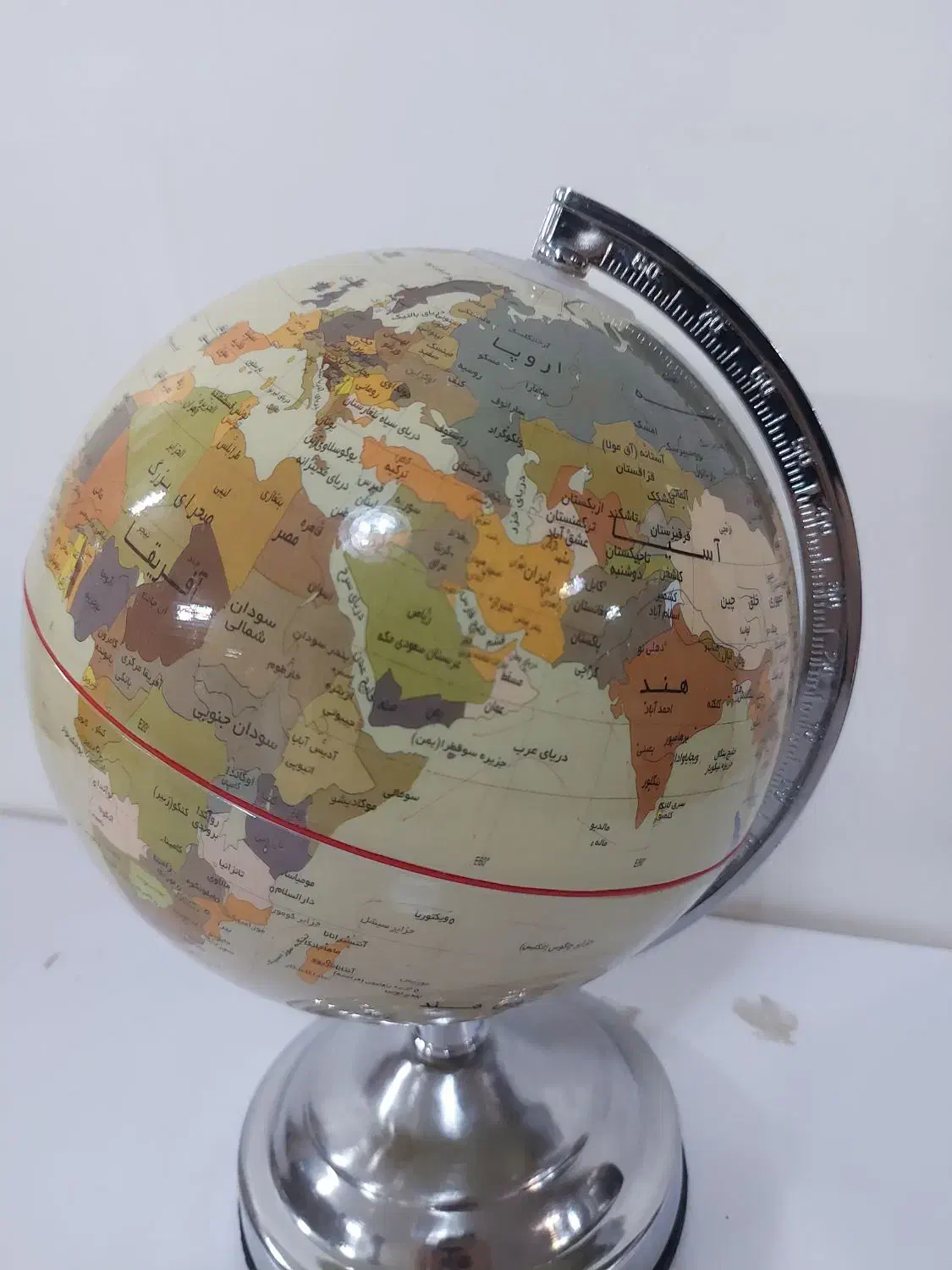 کره جغرافیایی|لوازم التحریر|آستانه اشرفیه, |دیوار