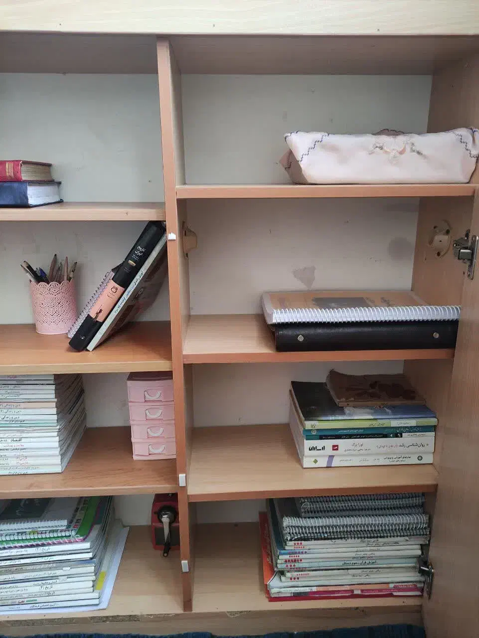 کتابخانه|کتابخانه، شلف، قفسه‌های دیواری|بیرجند, |دیوار