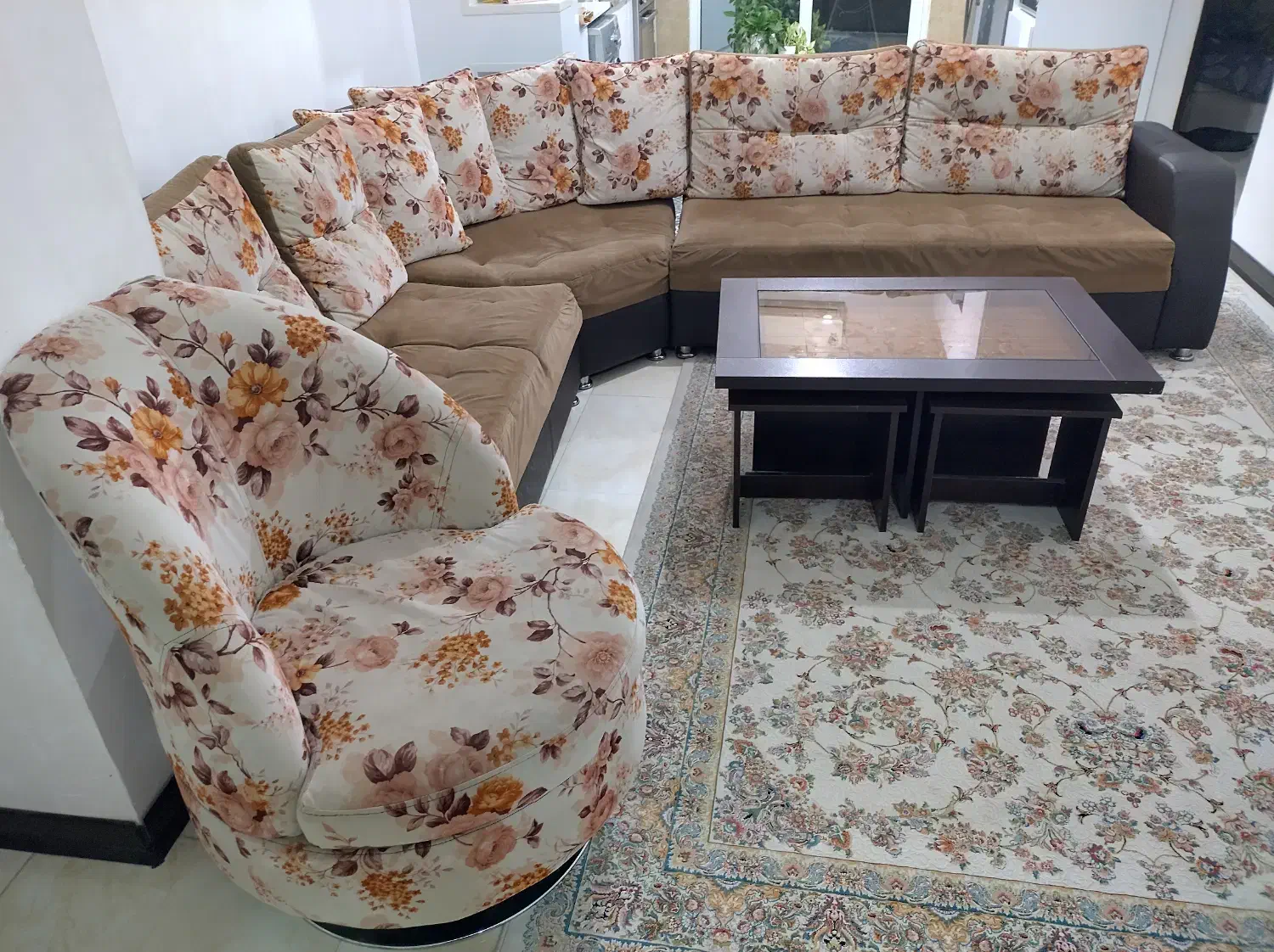 مبل ال بهمراه میز و صندلی چرخان|مبلمان خانگی و میز عسلی|ساری, |دیوار