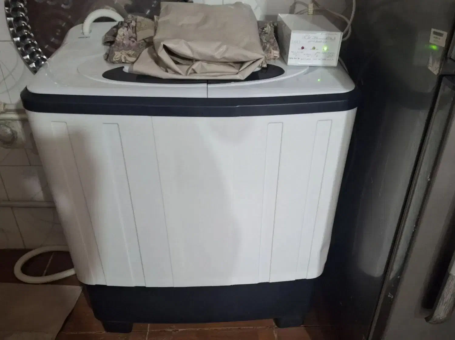 کهنه شویی سالم نو هست ۸کیلوگرم|ماشین لباسشویی و خشک‌کن لباس|شوط, |دیوار
