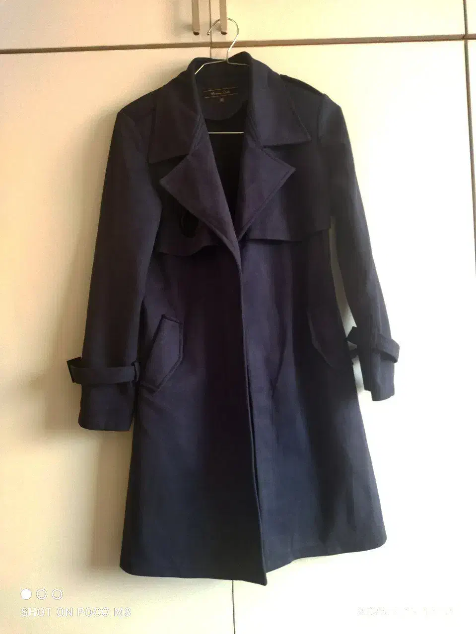 پالتو|لباس|فرخ‌شهر, |دیوار