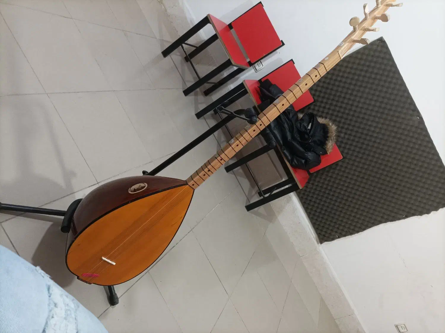 سازباغلاما|سازهای سنتی|صومای برادوست, |دیوار