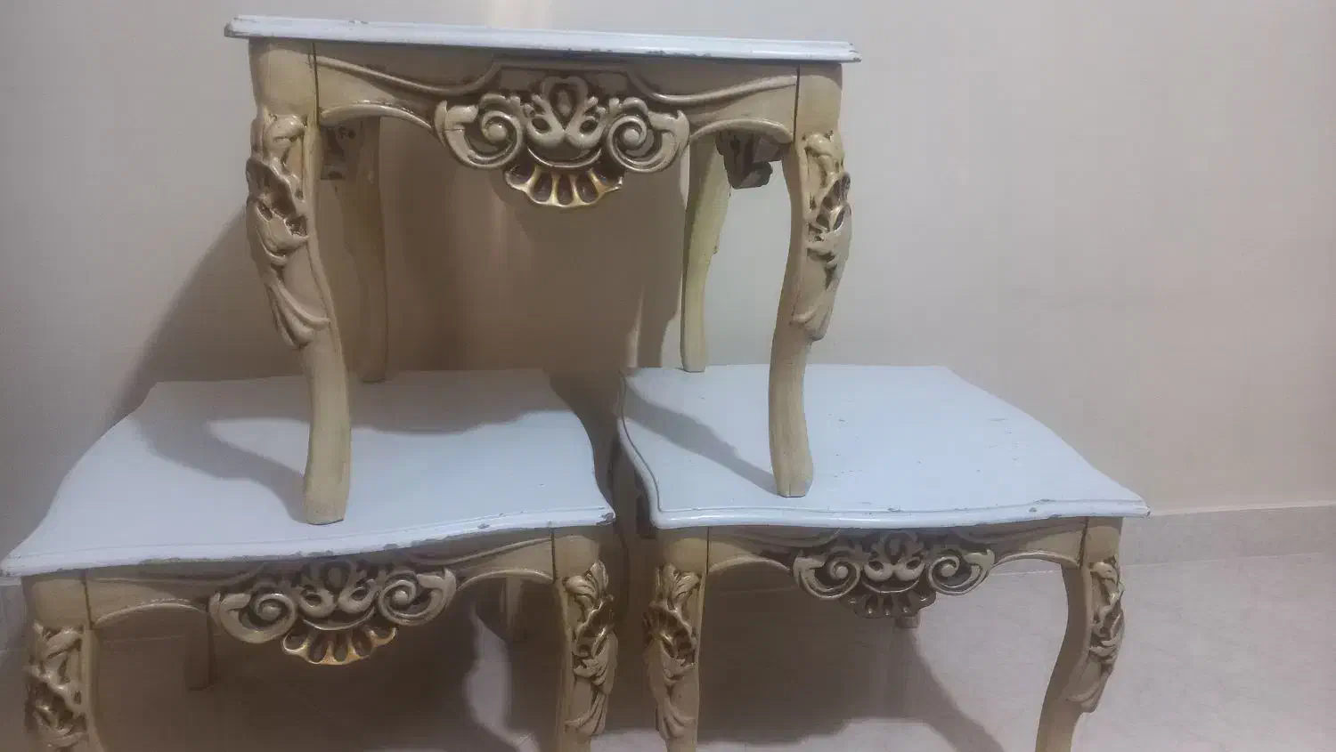 فروش فوری ۳عدد عسلی سلطنتی چوب راش|مبلمان خانگی و میز عسلی|تهران, شهمیرزادی|دیوار