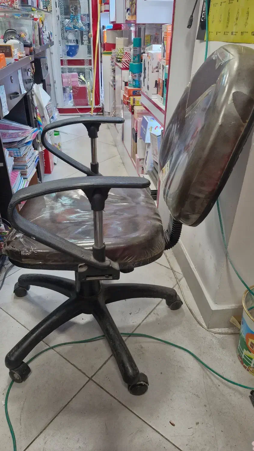 صندلی چرخدار|صندلی و نیمکت|رشت, حسین آباد|دیوار