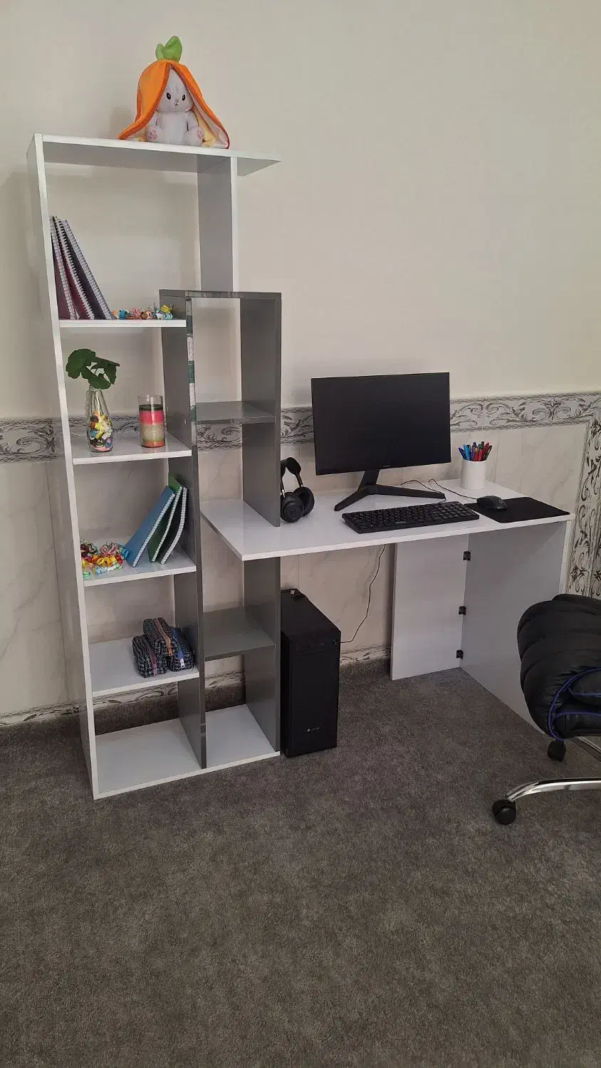 میز کامپیوتر  و صندلی گیمینگ|میز تحریر و کامپیوتر|بروجرد, |دیوار