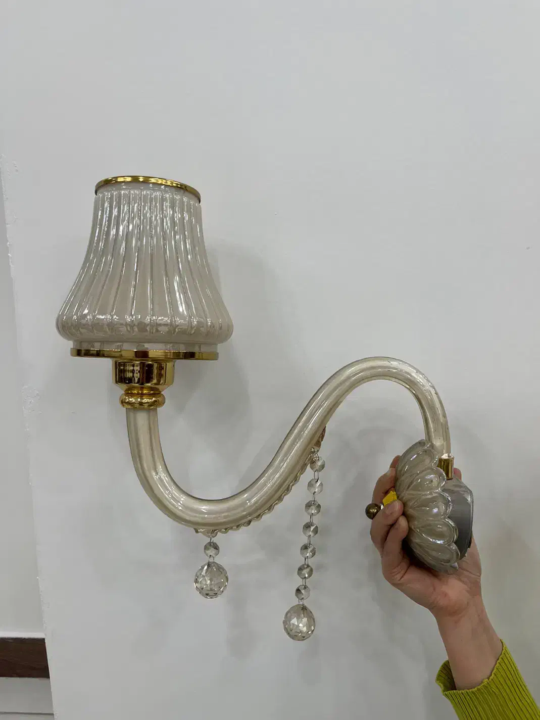 ۲ عدد لوستر ۴ شاخه - 1 عدد لوستر دیواری ست۲ عدد|لوستر و چراغ آویز|فردیس, شهرک سپاه|دیوار