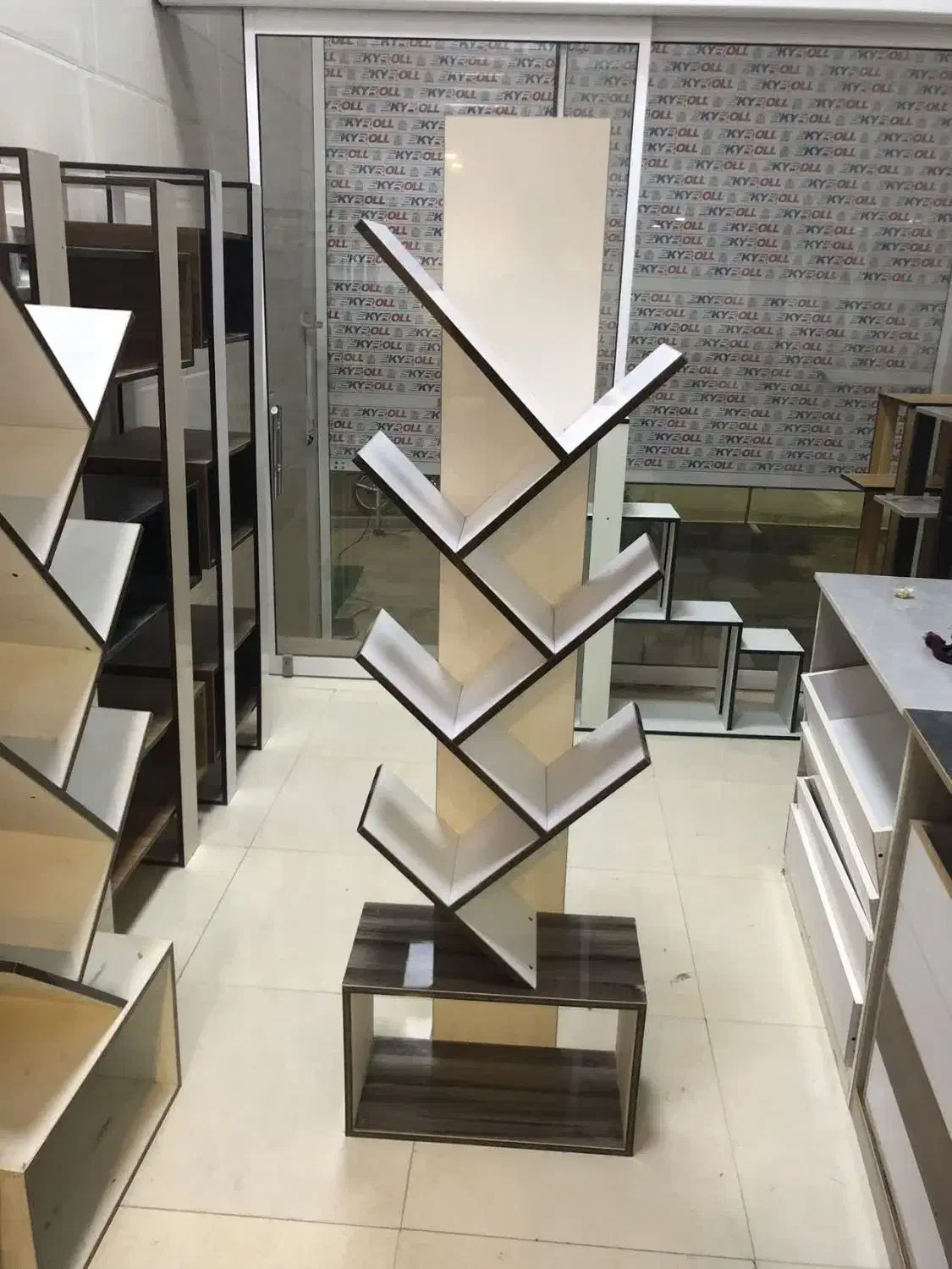 واگذاری اجناس مغازه|کتابخانه، شلف، قفسه‌های دیواری|یزد, |دیوار