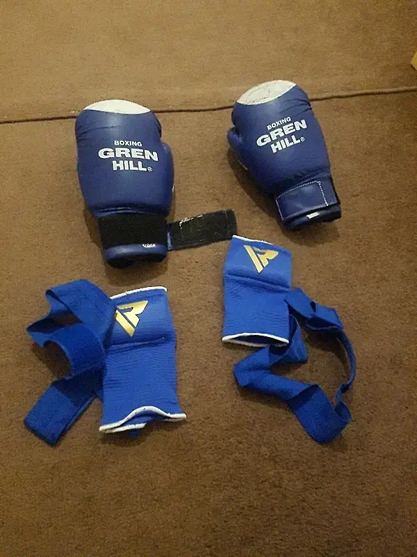 دستکش بوکس گرین هیل در حد نو با باند ونوم|تجهیزات ورزشی|مراغه, |دیوار