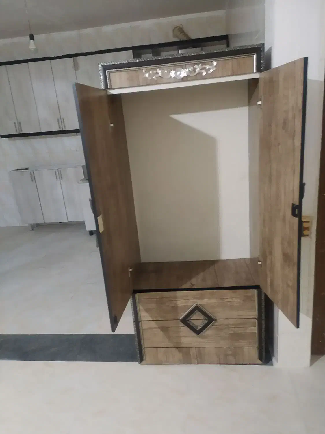 کمد لباس در حد نو|جاکفشی، کمد، دراور|هشتگرد, هیو|دیوار