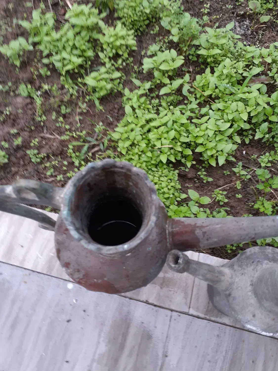 آفتابه مسی|کلکسیون اشیاء عتیقه|لاهیجان, کوی خزر|دیوار