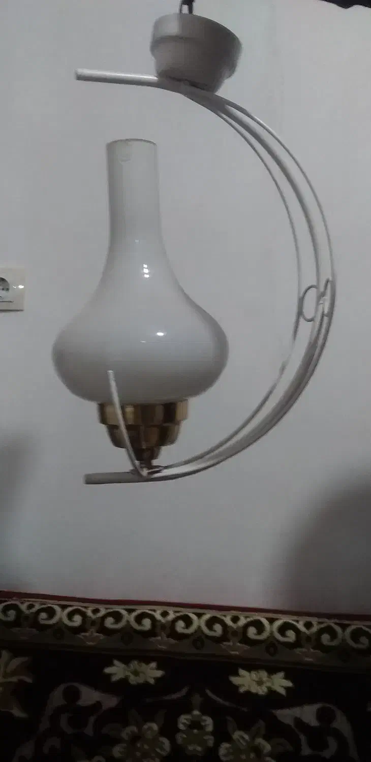 لوستر|لوستر و چراغ آویز|اصفهان, ناصرخسرو|دیوار