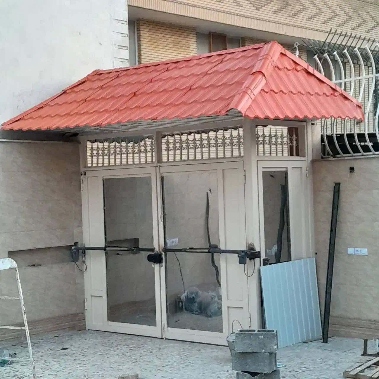 نصب سوله و پوشش ساخت و نصب شیروانی|خدمات پیشه و مهارت|خمینیشهر, |دیوار