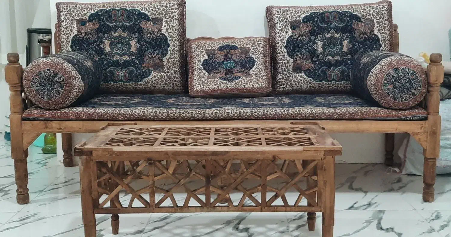 تخت سلطنتی|مبلمان خانگی و میز عسلی|چهارباغ, |دیوار