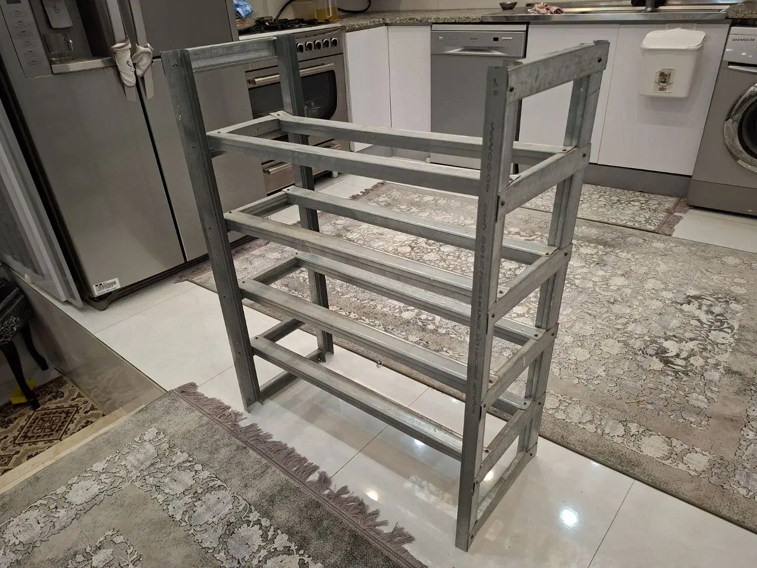 جاکفشی، قفسه طبقه|جاکفشی، کمد، دراور|اراک, |دیوار