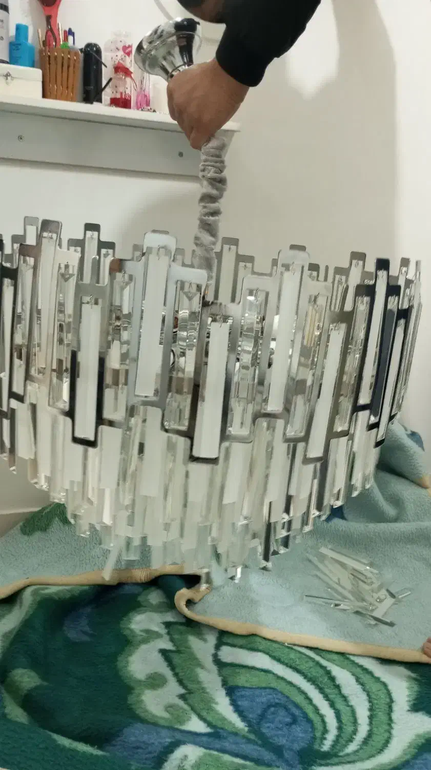 لوستر در حد نو فقط چند ماه استفاده شده|لوستر و چراغ آویز|سیاهکل, |دیوار