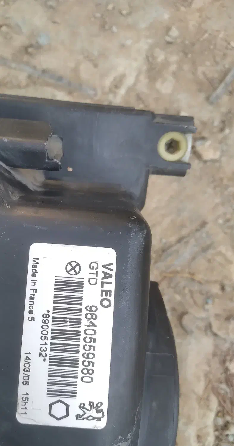 چراغ جلو ۲۰۶ والو کبریتی|قطعات یدکی و لوازم جانبی|تهران, شهرک بوعلی|دیوار