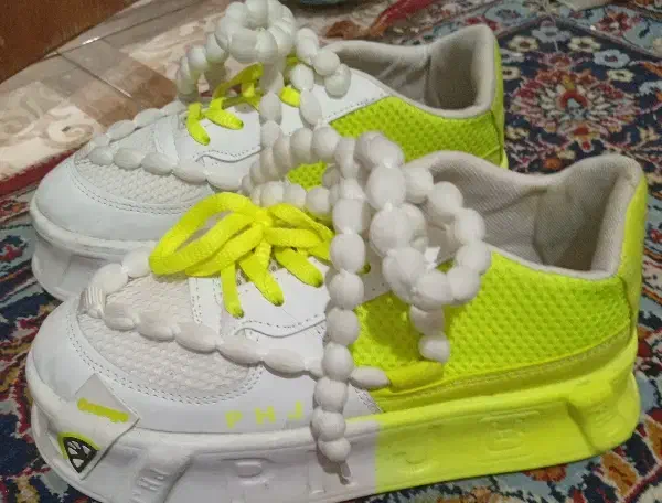 کفش|کیف، کفش، کمربند|شیراز, نیستان|دیوار