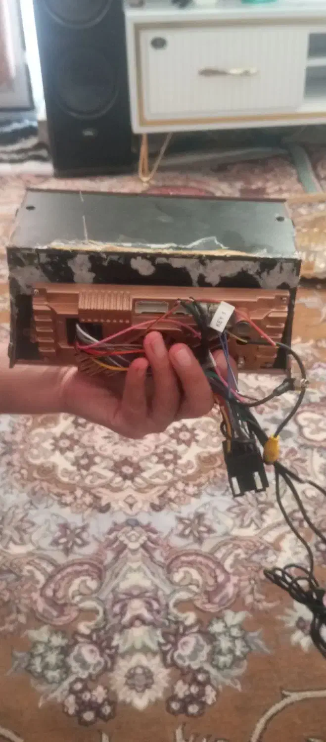 مانیتور ماشین صحیح وسالم دوماه بیشتر کار نکرده|قطعات یدکی و لوازم جانبی|رودهن, |دیوار