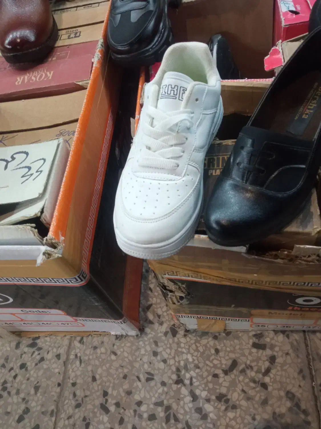 کفش کار|کیف، کفش، کمربند|فسا, |دیوار