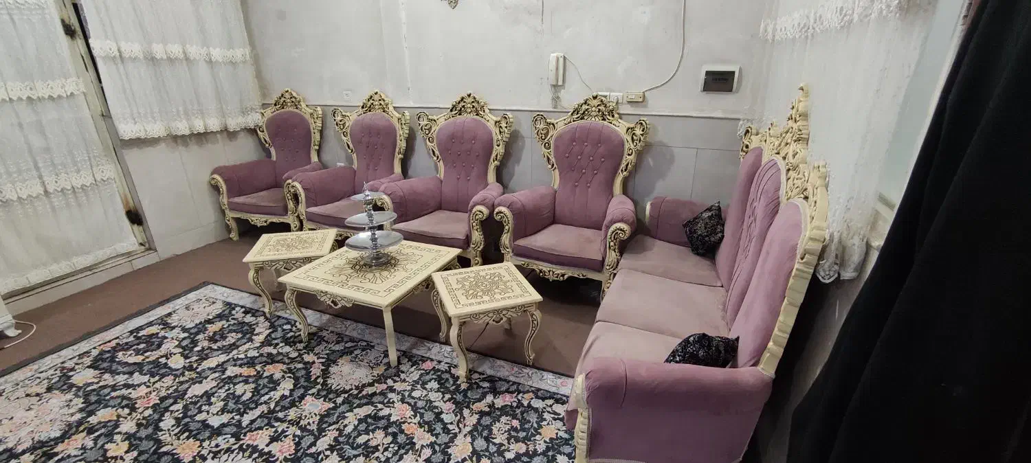 مبل سلطنتی 7نفره بسیار خوب تازه نشیمن هاش پر کردم|مبلمان خانگی و میز عسلی|قم, سید معصوم|دیوار