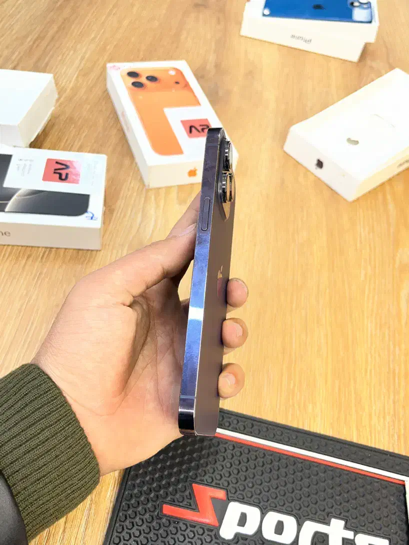 ۱۴ پرومکس|موبایل|قائن, |دیوار