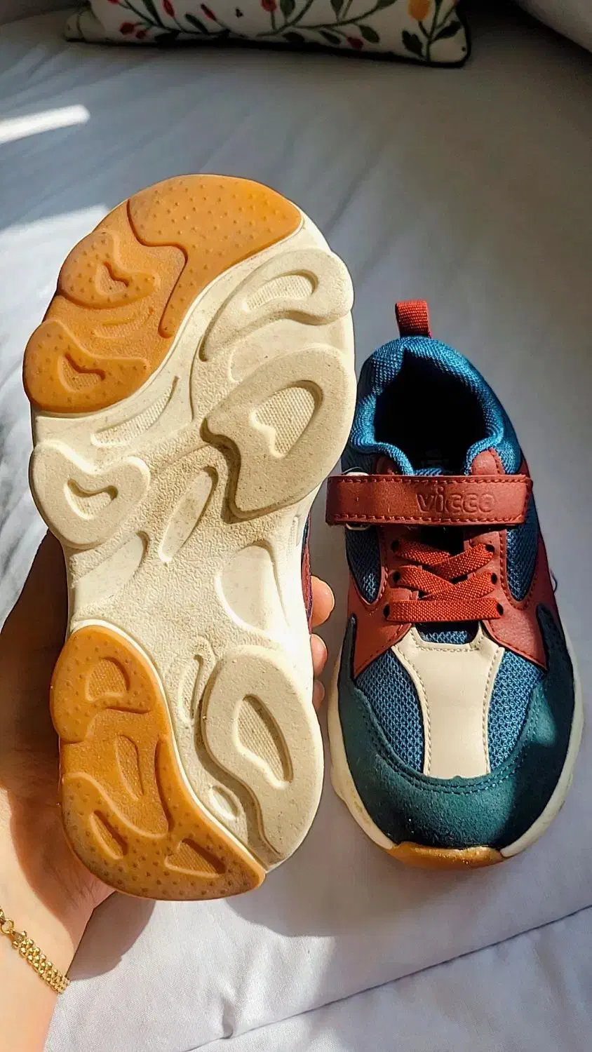 کفش کودک|کفش و لباس بچه|رشت, دباغیان|دیوار