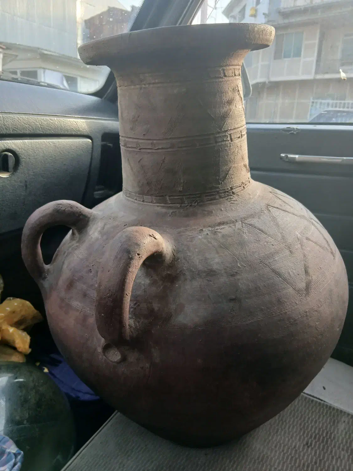 کوزه سفالی قدیمی آنتیک|کلکسیون اشیاء عتیقه|املش, |دیوار