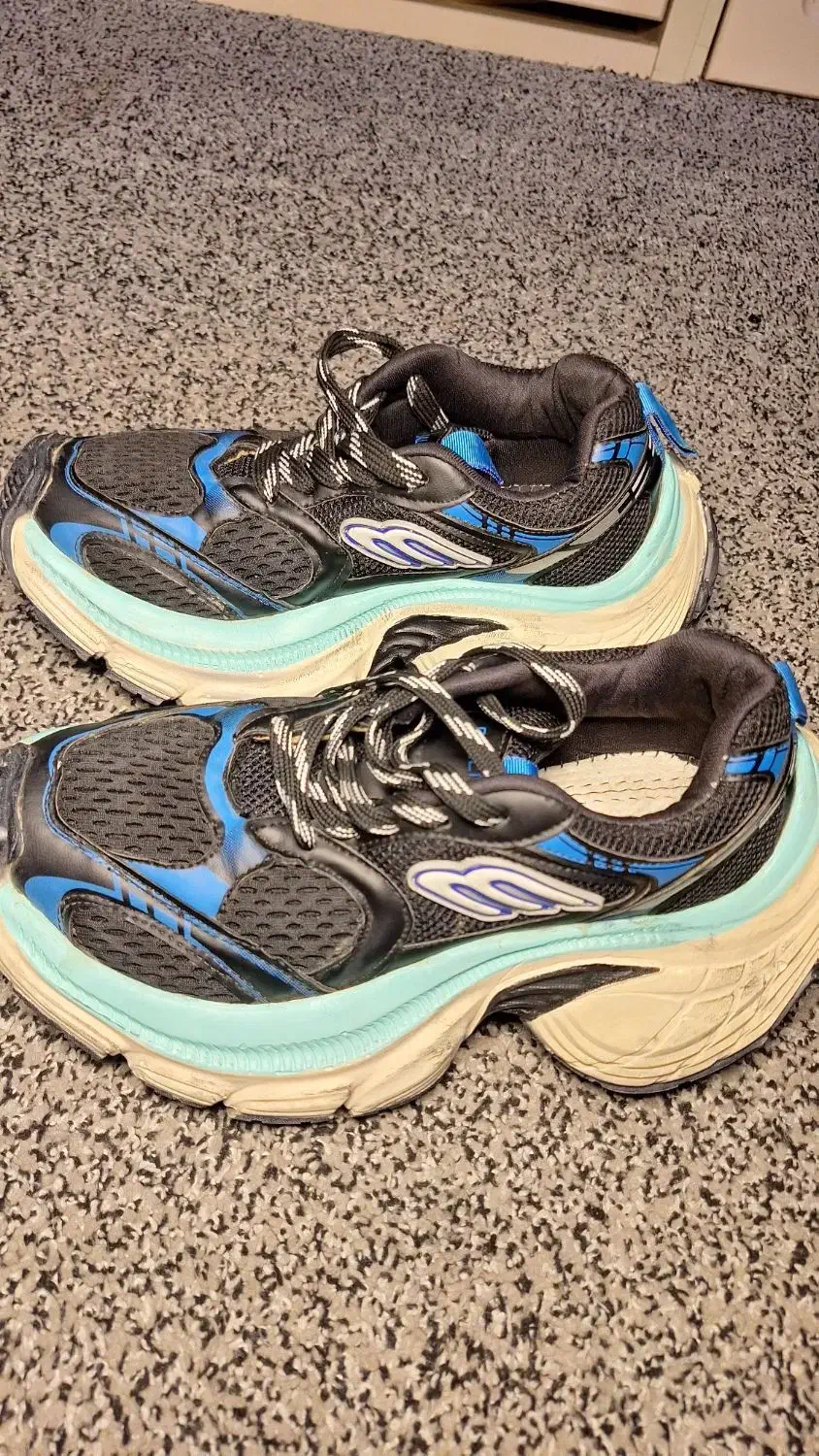 کفش بالنسیاگا 10x|کیف، کفش، کمربند|اندیشه, اندیشه فاز ۱|دیوار